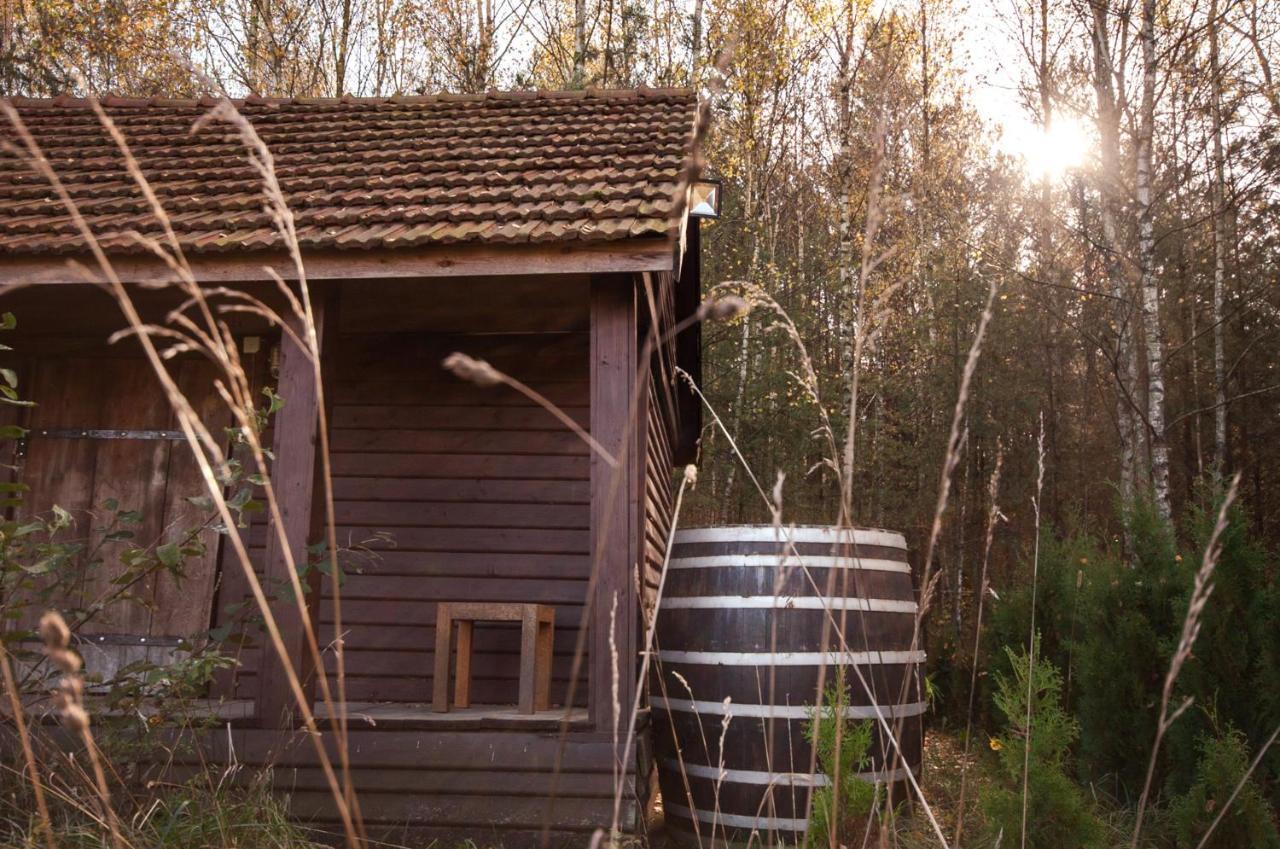 Dworek Ogrodniki, Caloroczny Dom Na Wylacznosc, Basen, Sauna, Las, Staw Rybny, Altana Grillowa, Ognisko, Pianino, Kominek, Piec Chlebowy, Duza Ogrodzona Posesja Tuczna Екстериор снимка