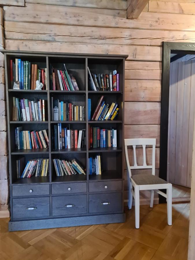 Dworek Ogrodniki, Caloroczny Dom Na Wylacznosc, Basen, Sauna, Las, Staw Rybny, Altana Grillowa, Ognisko, Pianino, Kominek, Piec Chlebowy, Duza Ogrodzona Posesja Tuczna Екстериор снимка