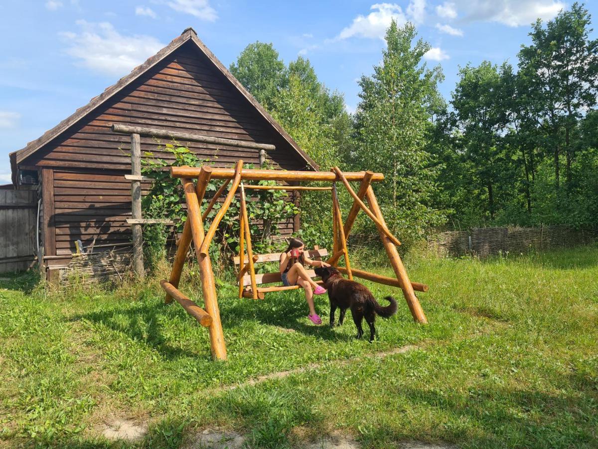 Dworek Ogrodniki, Caloroczny Dom Na Wylacznosc, Basen, Sauna, Las, Staw Rybny, Altana Grillowa, Ognisko, Pianino, Kominek, Piec Chlebowy, Duza Ogrodzona Posesja Tuczna Екстериор снимка