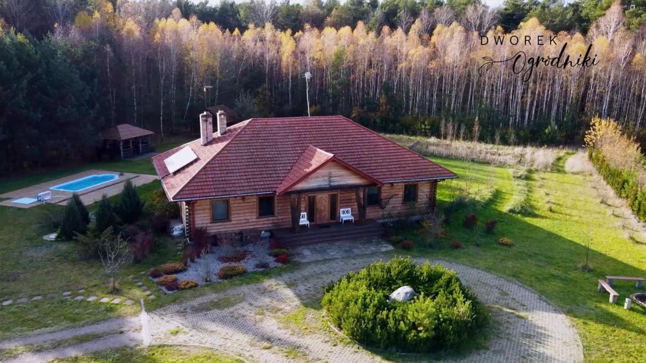 Dworek Ogrodniki, Caloroczny Dom Na Wylacznosc, Basen, Sauna, Las, Staw Rybny, Altana Grillowa, Ognisko, Pianino, Kominek, Piec Chlebowy, Duza Ogrodzona Posesja Tuczna Екстериор снимка