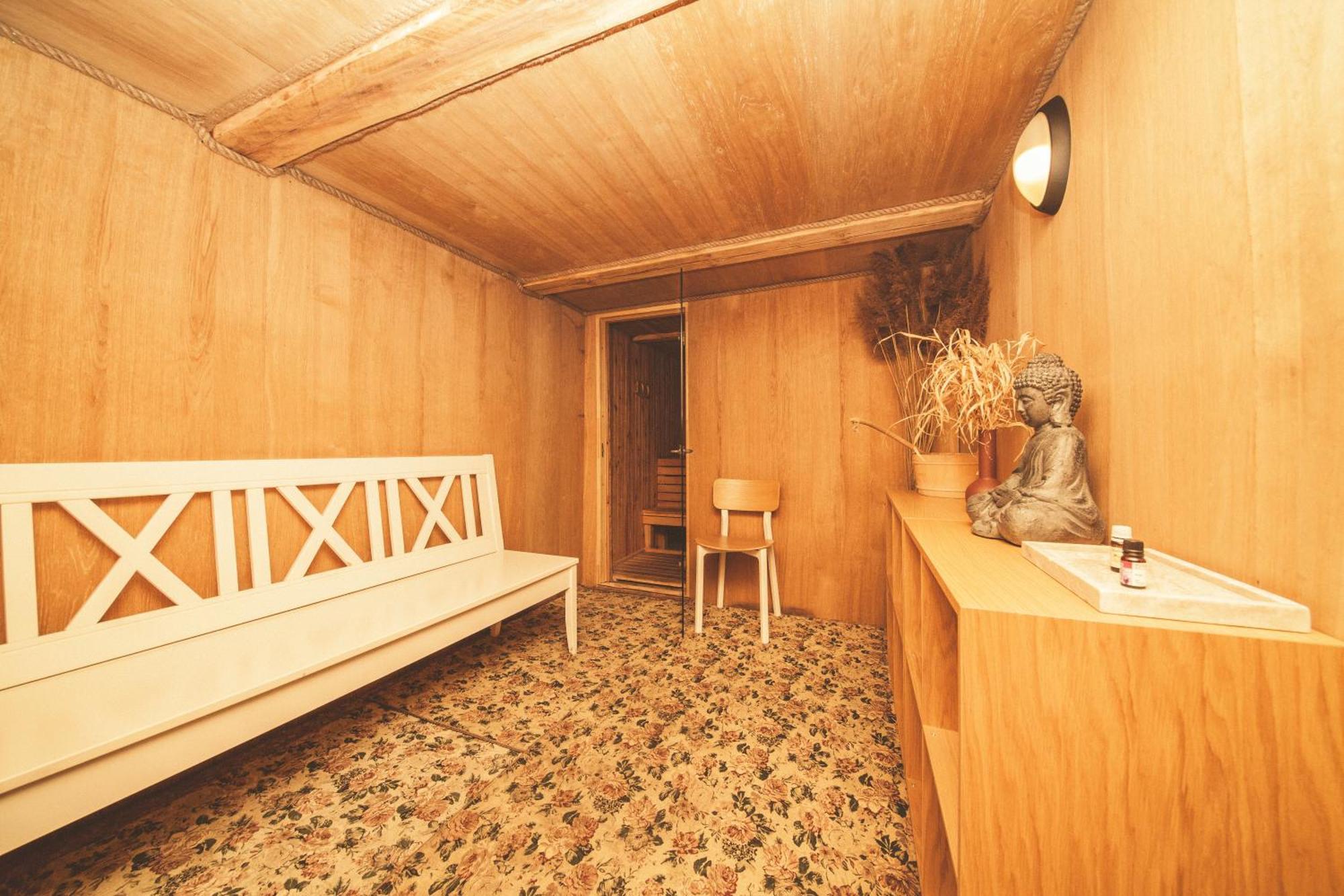 Dworek Ogrodniki, Caloroczny Dom Na Wylacznosc, Basen, Sauna, Las, Staw Rybny, Altana Grillowa, Ognisko, Pianino, Kominek, Piec Chlebowy, Duza Ogrodzona Posesja Tuczna Екстериор снимка
