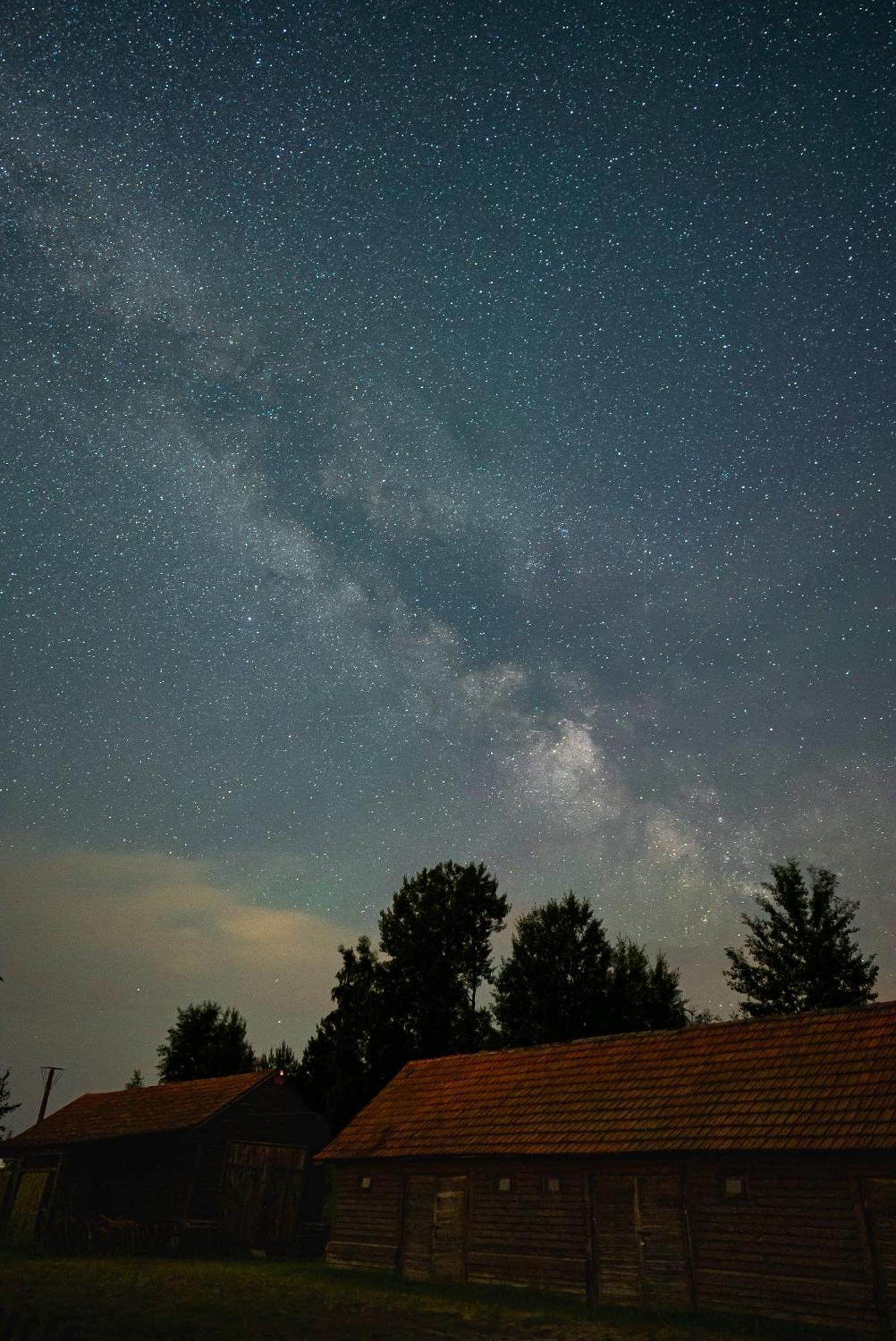 Dworek Ogrodniki, Caloroczny Dom Na Wylacznosc, Basen, Sauna, Las, Staw Rybny, Altana Grillowa, Ognisko, Pianino, Kominek, Piec Chlebowy, Duza Ogrodzona Posesja Tuczna Екстериор снимка